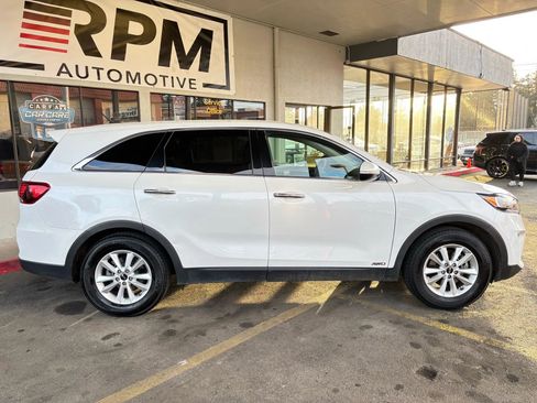 Used 2019 Kia Sorento LX image 8