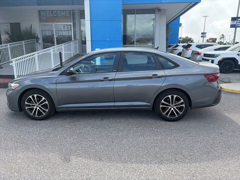 Used 2024 Volkswagen Jetta Sport image 7