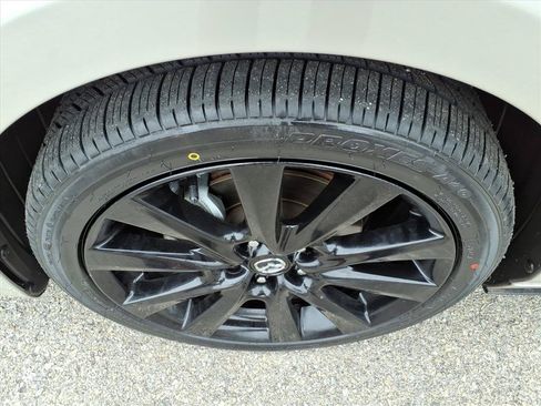 Used 2024 MAZDA MAZDA3 s FWD image 10