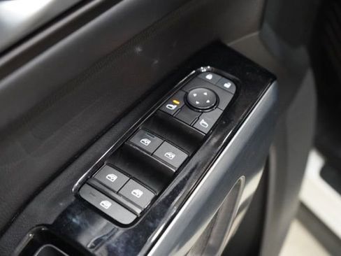 Used 2024 Nissan Pathfinder SL image 19