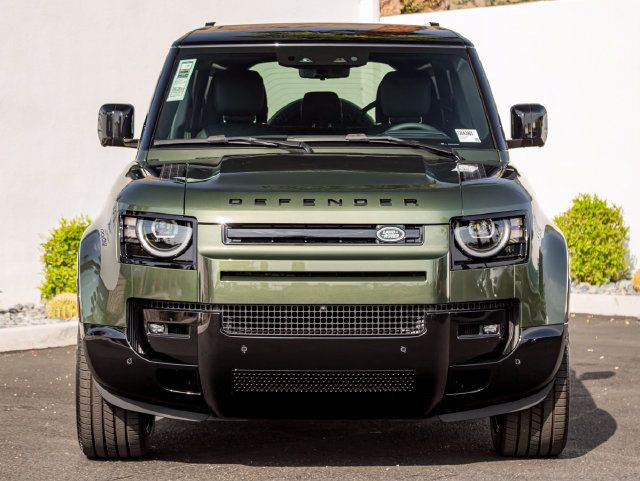 New 2026 Land Rover Defender 110 X-Dynamic SE AWD/4WD image 3