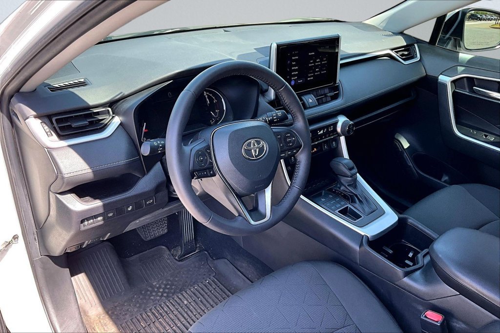 Used 2023 Toyota RAV4 XLE w/ Convenience Package AWD/4WD image 11