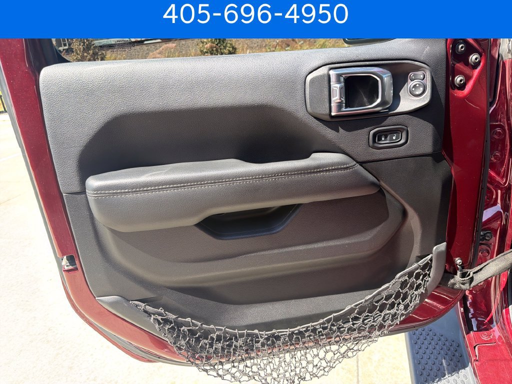 Used 2022 Jeep Wrangler Unlimited Sahara AWD/4WD image 16