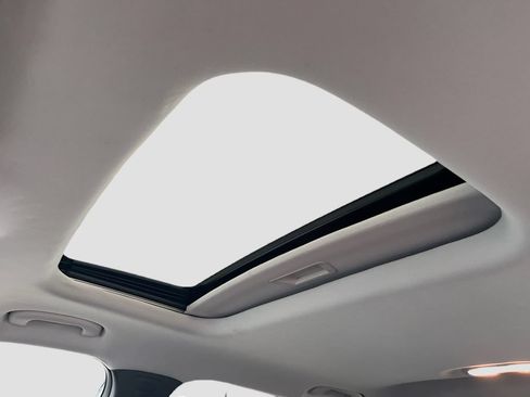 Used 2025 Chevrolet Trax ACTIV w/ Sunroof Package FWD image 22