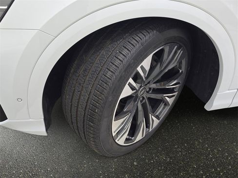 New 2025 Audi Q8 Premium Plus image 32