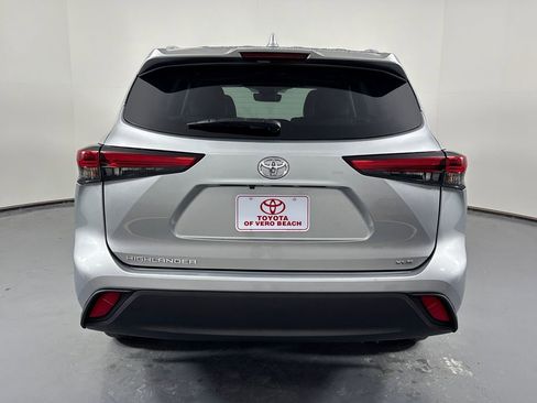 Used 2023 Toyota Highlander XLE image 6