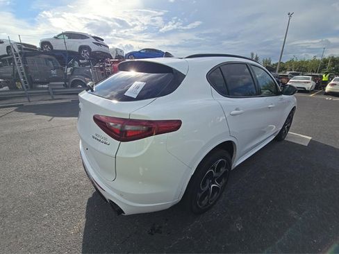 Used 2023 Alfa Romeo Stelvio Veloce AWD/4WD image 4