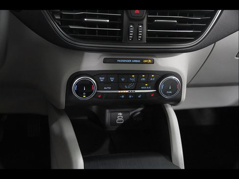 Used 2025 Ford Escape Active w/ Cold Weather Package AWD/4WD image 14