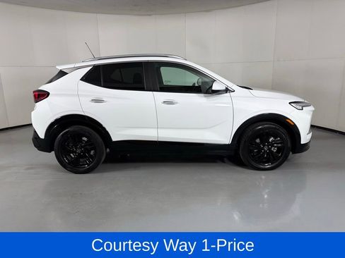Used 2024 Buick Encore GX Sport Touring FWD image 12