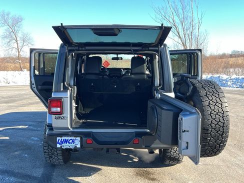 Used 2020 Jeep Wrangler Unlimited Sahara w/ Cold Weather Group image 41