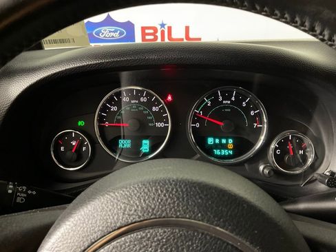 Used 2012 Jeep Wrangler Unlimited Sport image 20