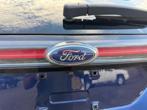 Used 2016 Ford Edge SE image 11