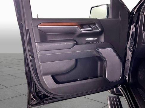 Certified 2025 GMC Sierra 1500 Denali w/ Denali Reserve Package AWD/4WD image 21