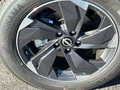 New 2026 Nissan Rogue SV w/ SV Premium Package image 9