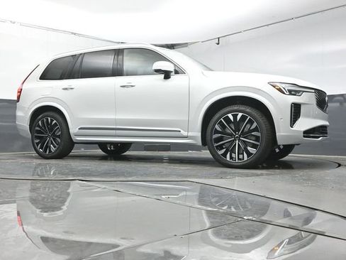 New 2026 Volvo XC90 T8 Plus w/ Protection Package Premier image 33