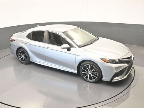 Used 2022 Toyota Camry SE image 50