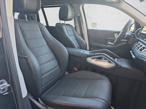 Used 2023 Mercedes-Benz GLS 580 4MATIC image 24