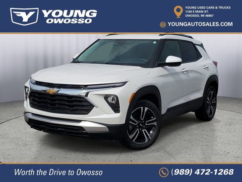 Used 2024 Chevrolet TrailBlazer LT w/ LT Cold Weather Package FWD image 1