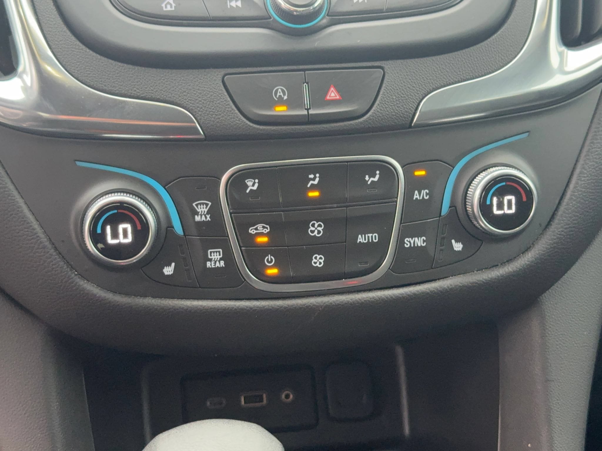 Used 2024 Chevrolet Equinox LT AWD/4WD image 19
