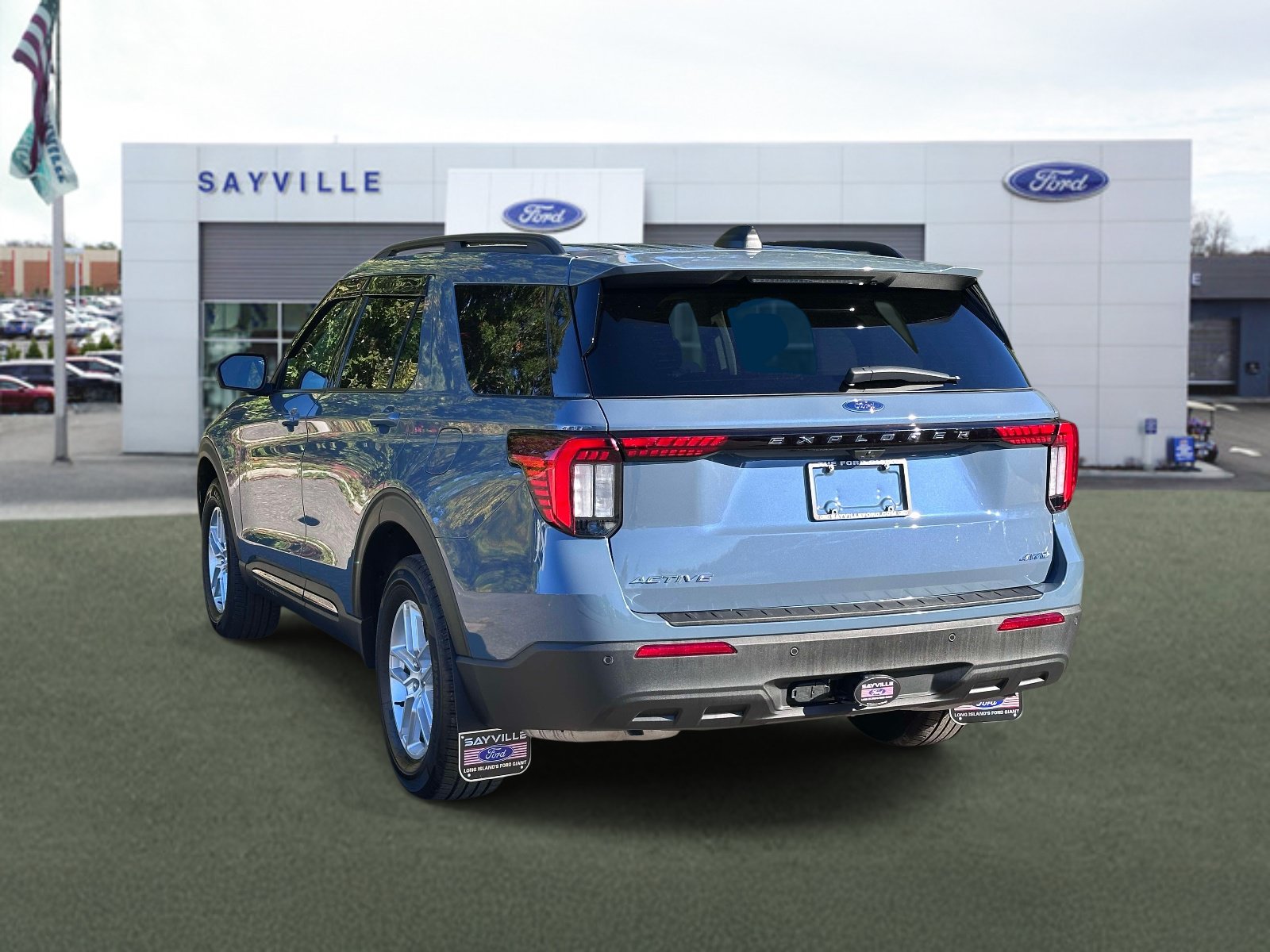 Used 2026 Ford Explorer Active AWD/4WD image 4