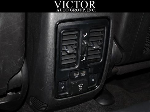 Used 2015 Jeep Grand Cherokee Limited w/ Luxury Group II AWD/4WD image 32