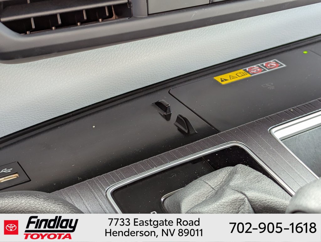 Certified 2025 Toyota Sienna LE AWD/4WD image 26