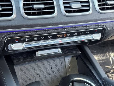 Used 2024 Mercedes-Benz GLS 580 4MATIC image 30