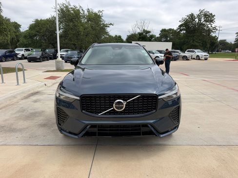 Certified 2024 Volvo XC60 B5 Plus w/ Climate Package AWD/4WD image 8