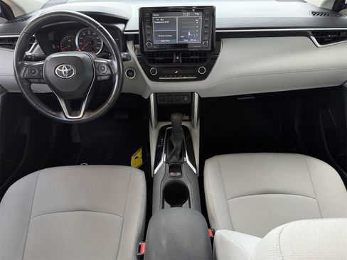 Used 2022 Toyota Corolla Cross LE image 11