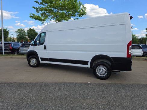 Used 2026 RAM ProMaster 2500 w/ Convenience Group FWD image 4