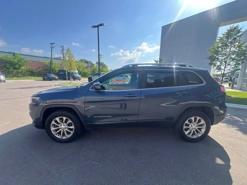 Used 2019 Jeep Cherokee Latitude w/ Cold Weather Group AWD/4WD image 8
