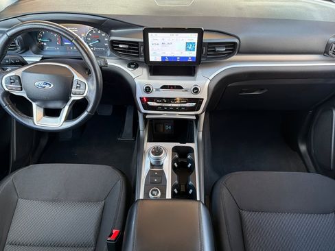 Used 2023 Ford Explorer XLT image 13