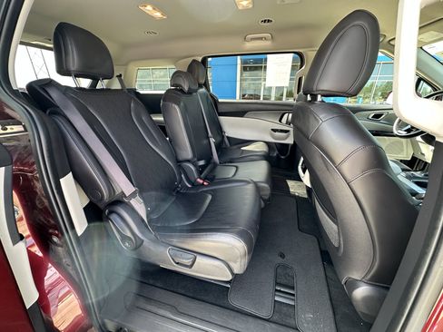 Used 2024 Kia Carnival LX FWD image 29