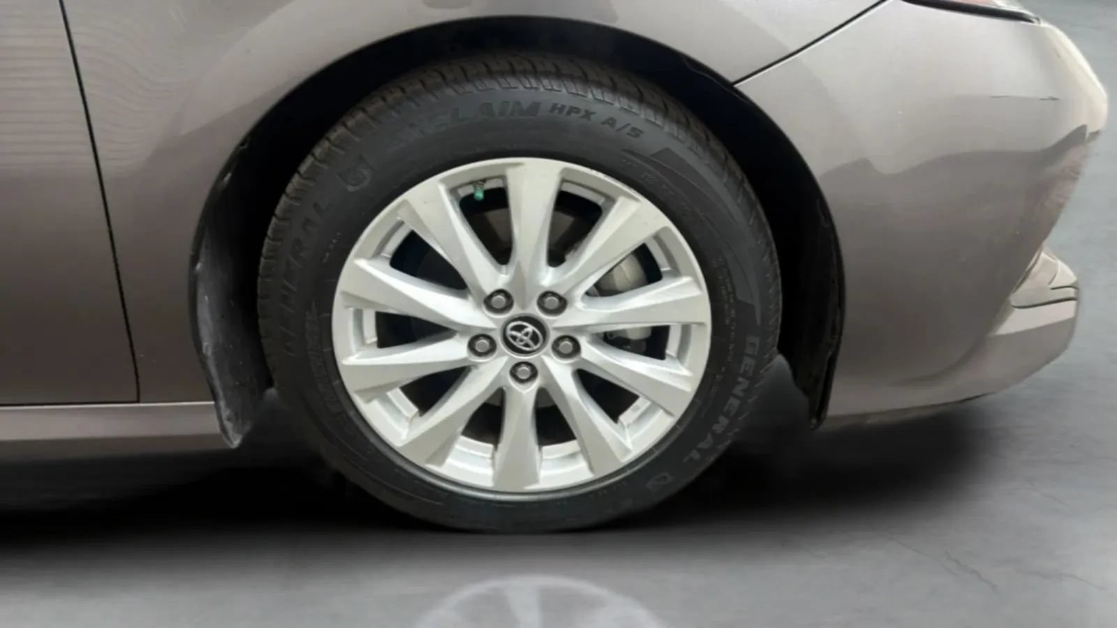 Used 2019 Toyota Camry LE FWD image 25