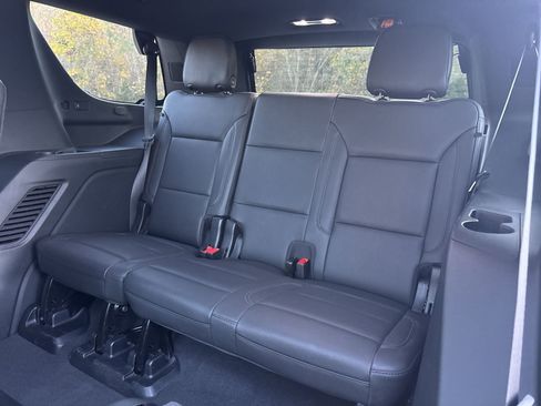 Used 2024 Chevrolet Tahoe Z71 w/ Luxury Package image 26