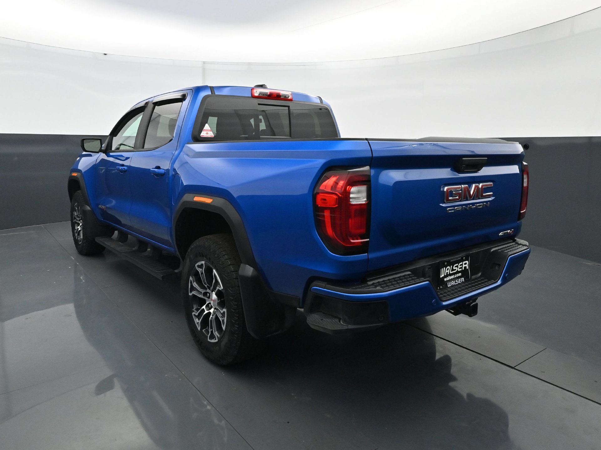 Used 2023 GMC Canyon AT4 w/ AT4 Premium Package AWD/4WD image 5