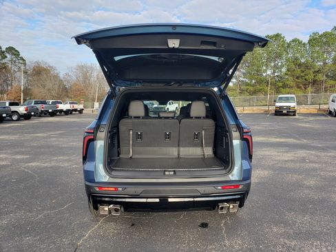 New 2026 Chevrolet Traverse LT w/ Midnight/Sport Edition image 9