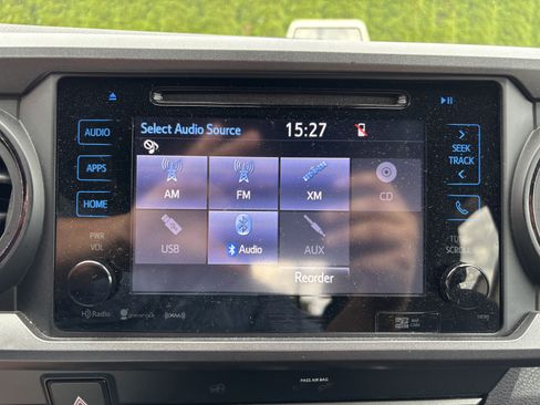 Used 2019 Toyota Tacoma TRD Off-Road w/ Technology Package AWD/4WD image 24