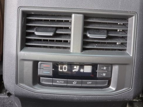 Used 2022 Volkswagen Atlas SEL R-Line image 11