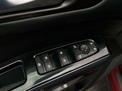 Used 2023 Nissan Pathfinder SL w/ Black Appearance Package image 25