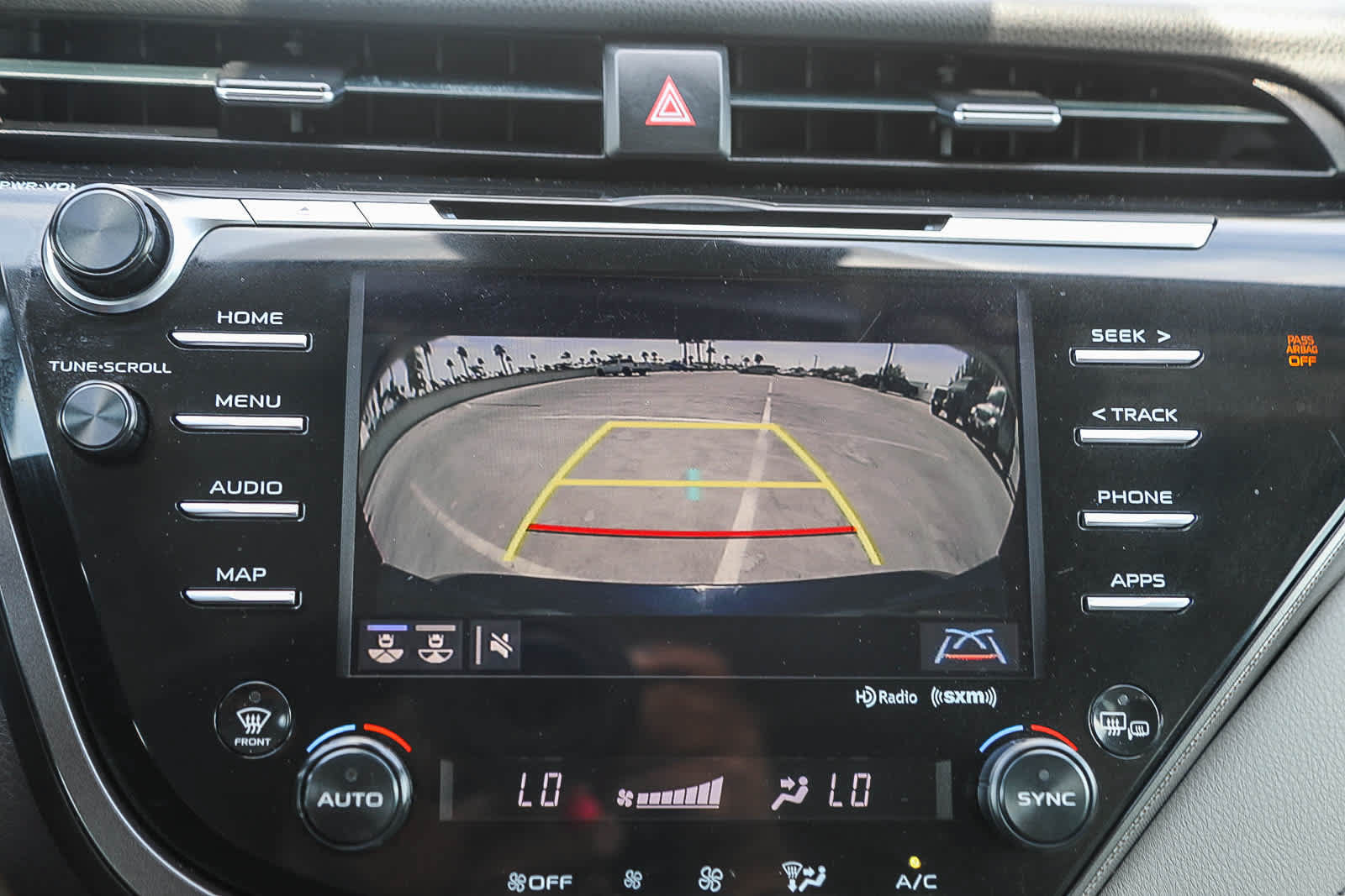 Used 2019 Toyota Camry SE w/ Audio Package FWD image 22