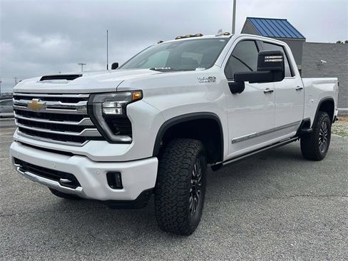 Used 2024 Chevrolet Silverado 2500 High Country w/ High Country Premium Package image 7