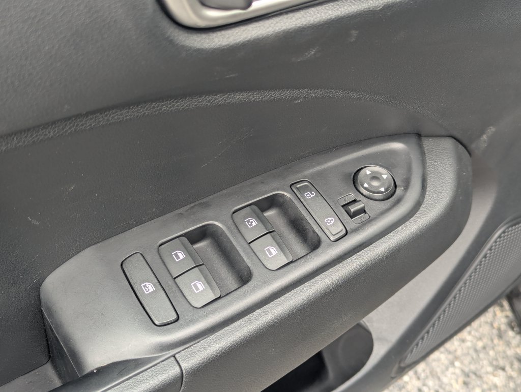 Used 2026 Hyundai Venue SEL FWD image 25