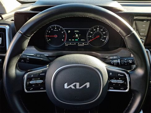 Used 2022 Kia Sorento S image 21