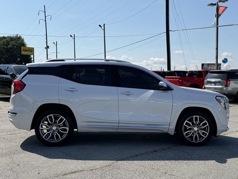 Used 2024 GMC Terrain Denali AWD/4WD image 9