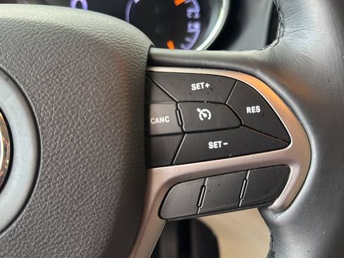 Used 2019 Jeep Grand Cherokee Limited AWD/4WD image 30