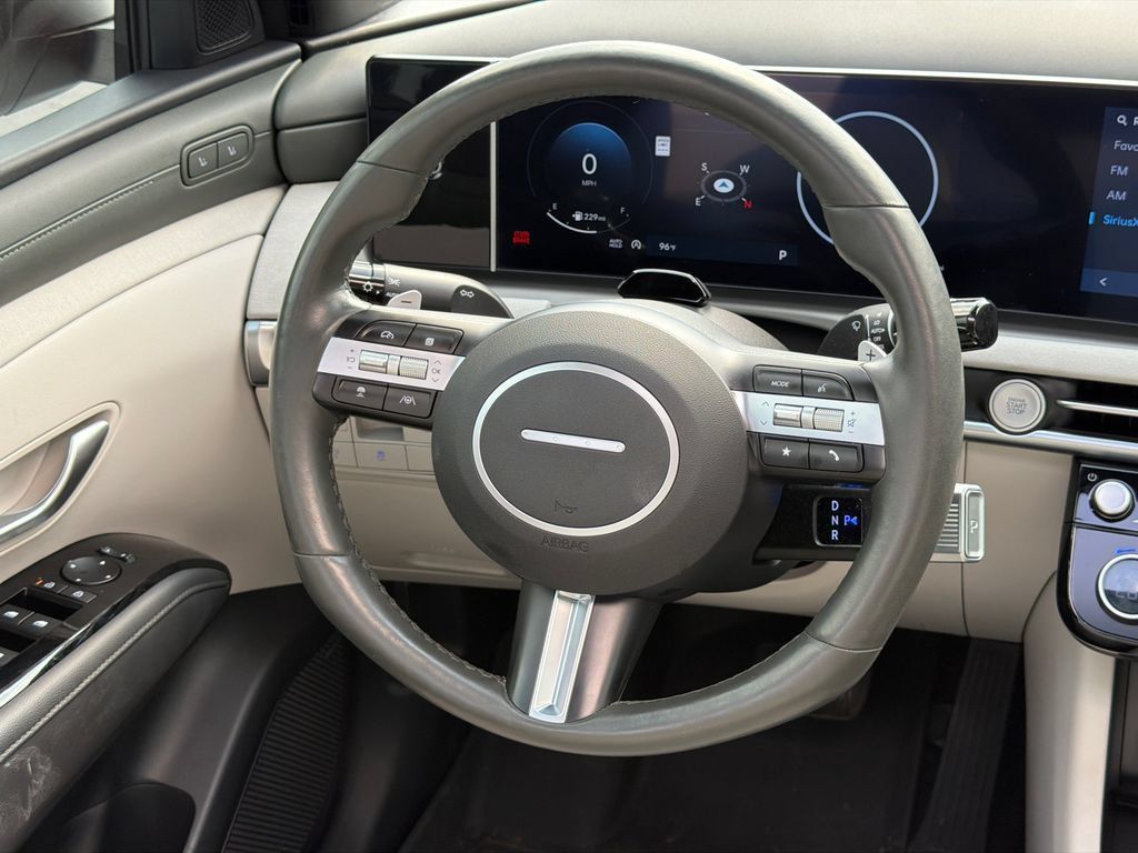 Used 2025 Hyundai Tucson Limited FWD image 28