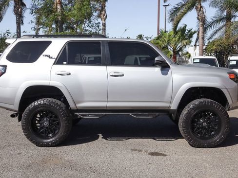 Used 2022 Toyota 4Runner TRD Off-Road Premium w/ Moonroof Package AWD/4WD image 10
