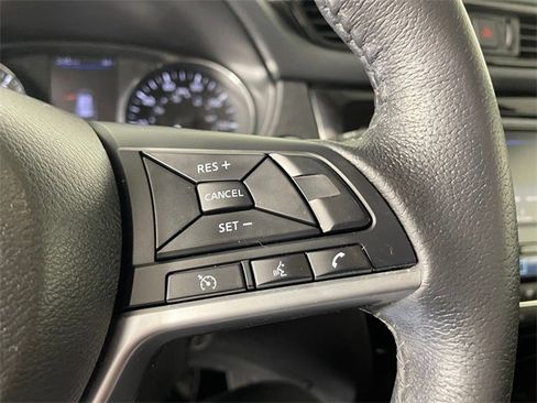 Used 2019 Nissan Rogue SV image 10