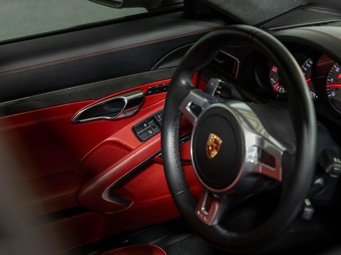 Used 2015 Porsche 911 Turbo S AWD/4WD image 67
